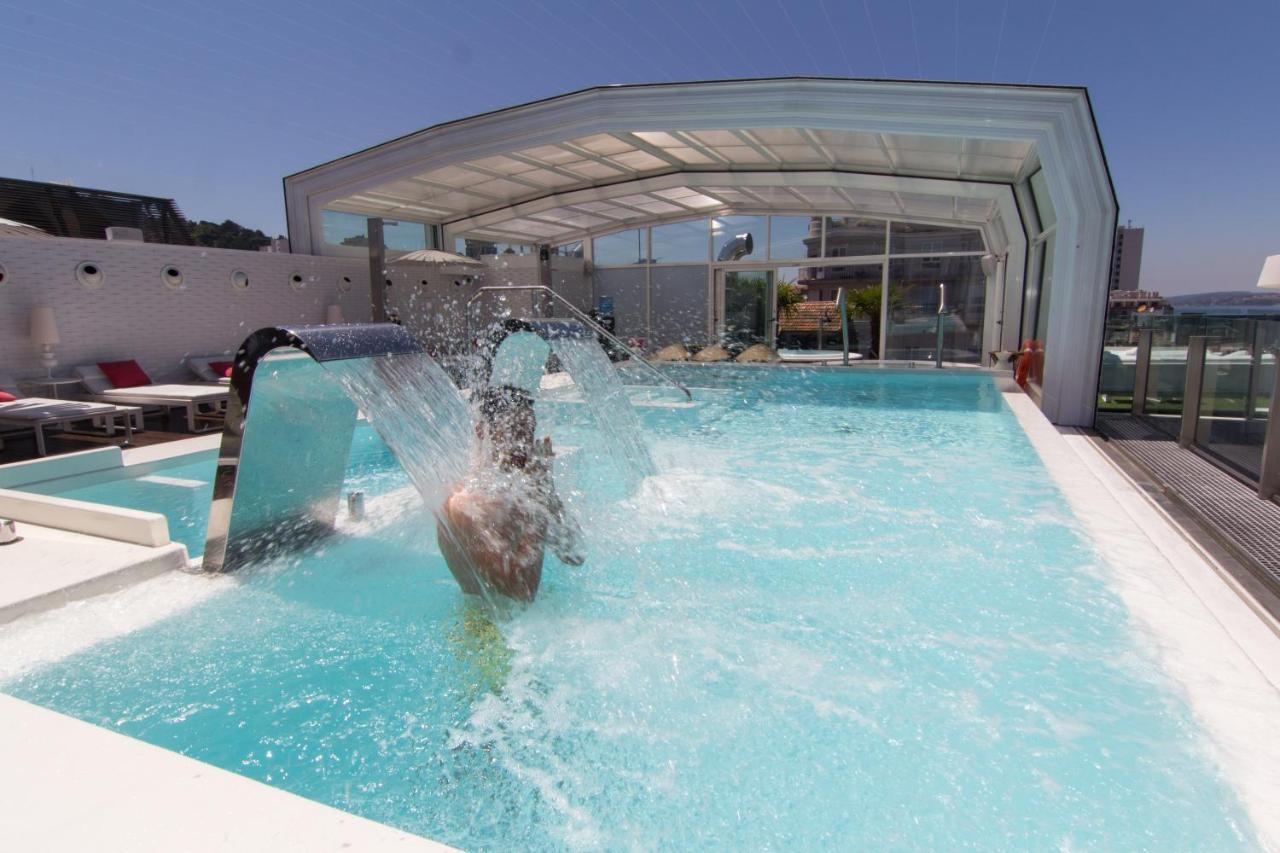 โรงแรมกรัน นาการิ บูติคแอนด์สปา วิโก ภายนอก รูปภาพ The pool at the hotel