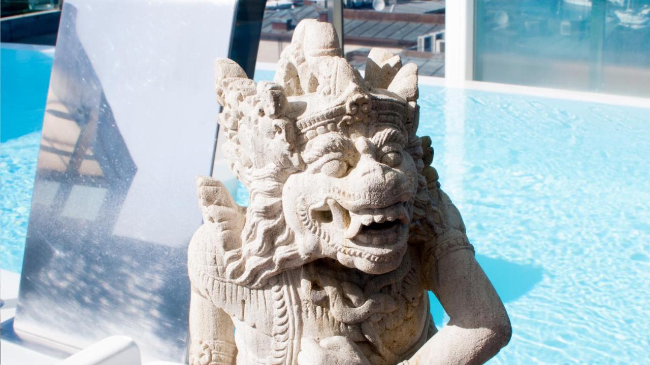 โรงแรมกรัน นาการิ บูติคแอนด์สปา วิโก ภายนอก รูปภาพ A gargoyle on the side of the building