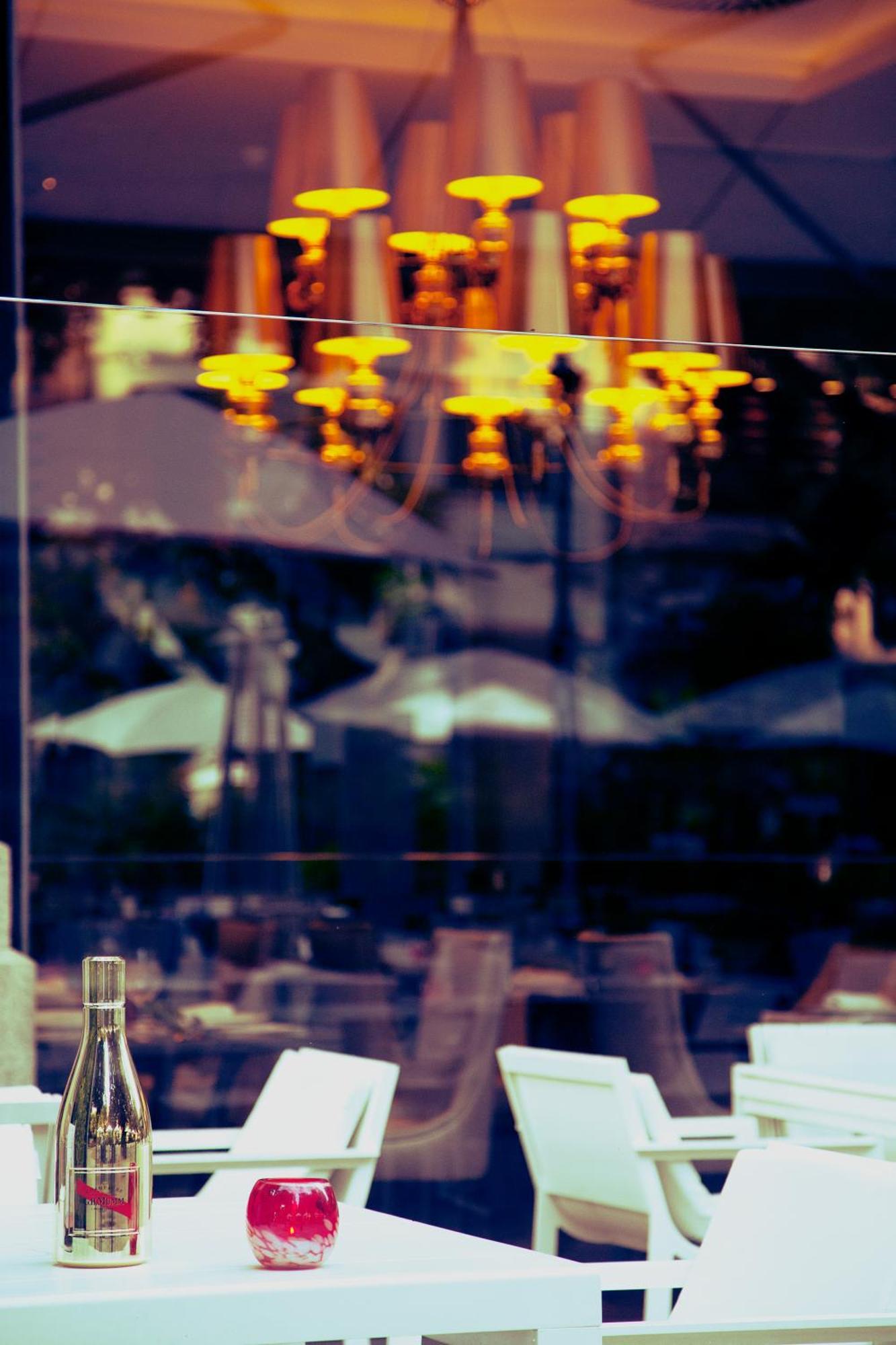 โรงแรมกรัน นาการิ บูติคแอนด์สปา วิโก ภายนอก รูปภาพ The restaurant's interior