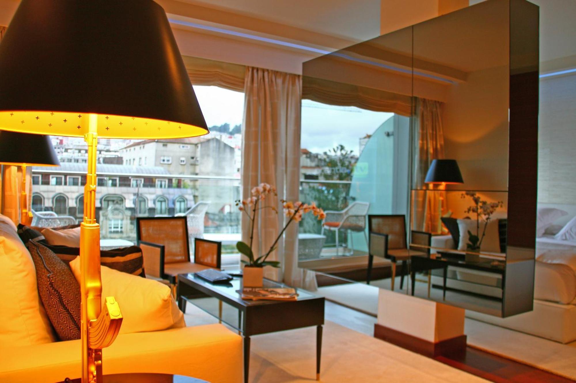 โรงแรมกรัน นาการิ บูติคแอนด์สปา วิโก ภายนอก รูปภาพ Interior of a suite at the Hotel Excelsior