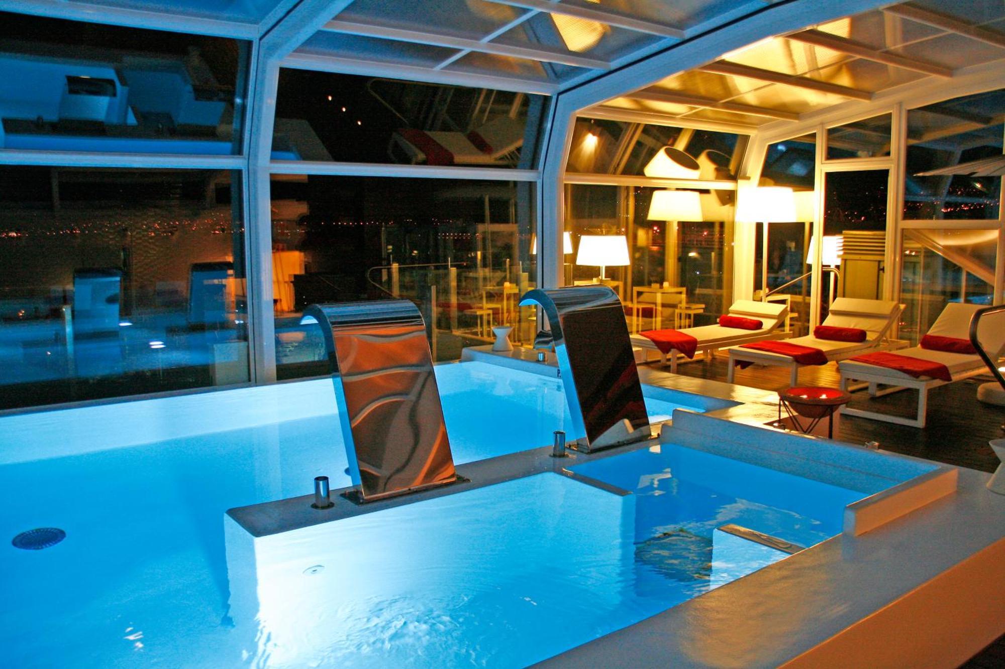 โรงแรมกรัน นาการิ บูติคแอนด์สปา วิโก ภายนอก รูปภาพ Solarium on board of a cruise ship