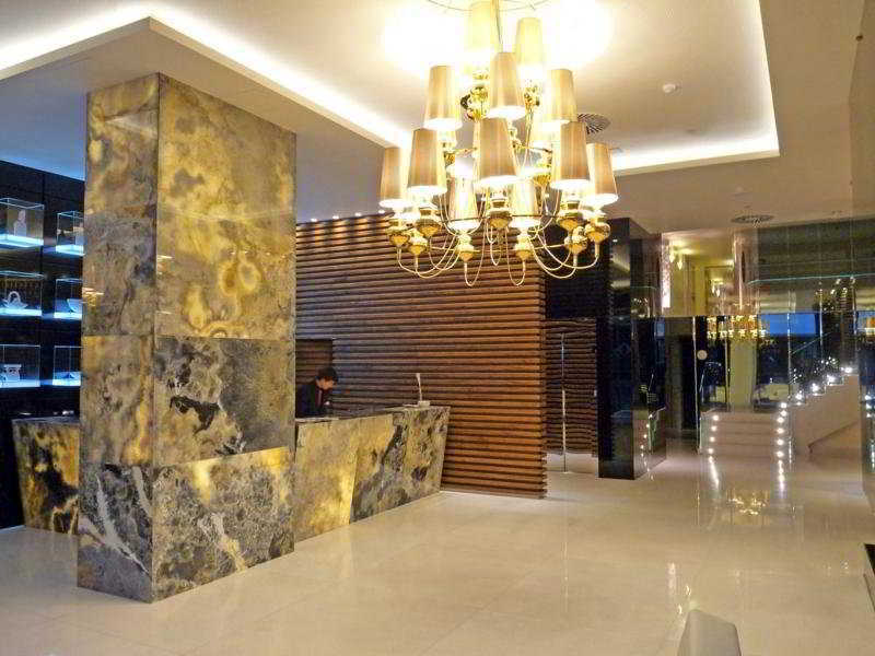 โรงแรมกรัน นาการิ บูติคแอนด์สปา วิโก ภายนอก รูปภาพ Lobby