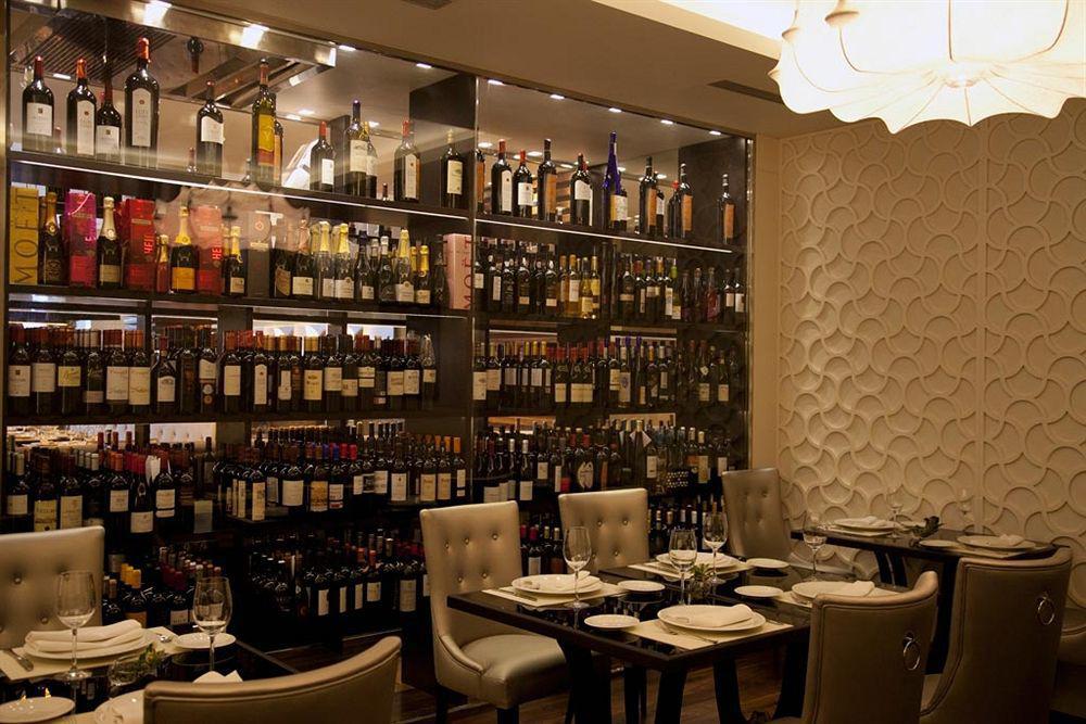 โรงแรมกรัน นาการิ บูติคแอนด์สปา วิโก ภายนอก รูปภาพ Wine bar in Paris